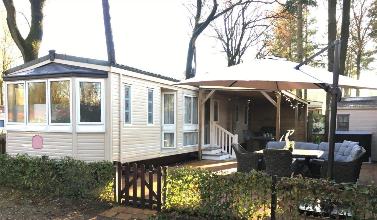 Prachtige Luxe Chalet Op De Veluwe Nabij Hoenderloo Exterior foto